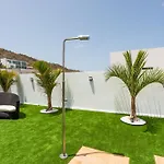 וילה Saras Village אדחה