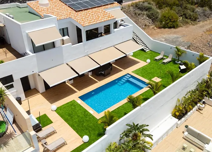 Villa Saras Village *